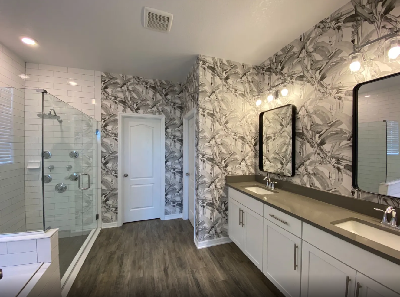 Bathroom with floral wallpaper